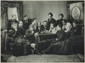Anton Tjechov läser Måsen med Moscow Art Theatre Company, 1899 av Pyotr Petrovich Pavlov