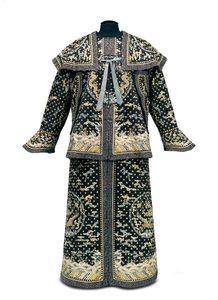 Sällsynt kejserlig gardists ceremoniella uniform, Qianlong / Jiaqing-perioden (1736-1820) (silkesatin) (se även 992766-7) av Qing Dynasty Chinese School