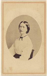 [Oidentifierad kvinna, sittande] av R. A. Lord