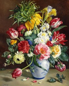 Tulpaner, rosor, narcisser och andra blommor i en blå och vit vas av R. Klausner