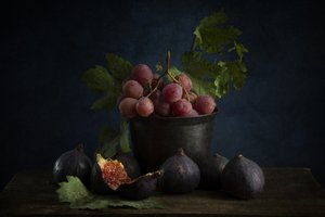 Stilleben med druvor och fikon av Ramiz Sahin
