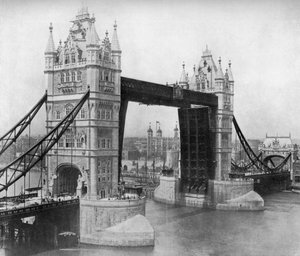 Tower Bridge, London, 1911-1912.
