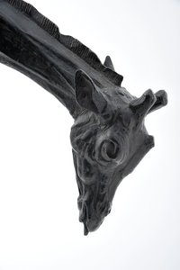 Stor giraff med sänkt huvud, modellerad 1909-10, gjuten före 1913 (brons) (se även 3084917-43) av Rembrandt Bugatti