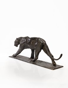 Panther walking, bakre ben höjt, ca 1904 (patinerad brons)