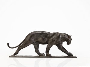 Panther walking, bakre ben höjt, ca 1904 (patinerad brons)