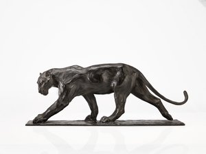 Panther walking, bakre ben höjt, c.1904