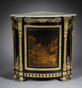Hörnskåp, ca 1765-1770 (ebenholtsfaner, japansk lack, fästen i förgylld brons) av Rene Dubois