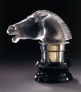 Epsom, ca 1928 (klart frostat glas) av Rene Jules Lalique
