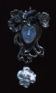 Ansiktshänge för kvinnor, c1898-1900 av Rene Jules Lalique