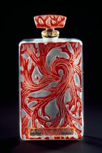 Glasflakon för parfymen Red Coral (Le Corail Rouge) från Forvil av Rene Jules Lalique