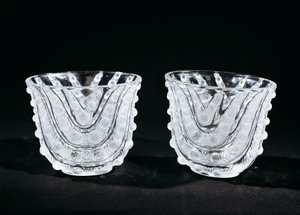 Glasvaser, ca 1930, av Rene Lalique (1860-1945), tillverkade av Rene Lalique et Cie Alsace Glassworks. Frankrike, 1900-talet. av Rene Jules Lalique