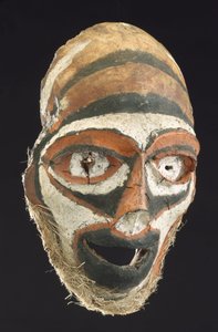Mask gjord av en mänsklig skalle, New Britain, Papua Nya Guinea