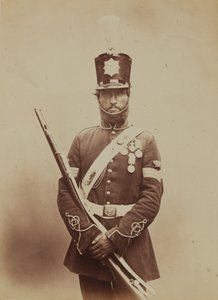 Färgsergeant John Paul, Royal Sappers and Miners, 1856 (sepiafoto) av Robert Howlett