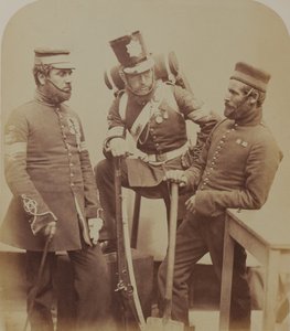 Färgsergeanter J. Stanton, Kester Knight och W. Bruce, Royal Sappers and Miners, 1856 (sepiafoto) av Robert Howlett