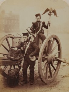 Trumpeters Gritten och Lang, Royal Artillery, 1856 (sepiafoto) av Robert Howlett