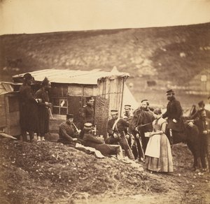 Läger för 4:e gardesdragonregementet, muntert sällskap, fransmän och engelsmän av Roger Fenton
