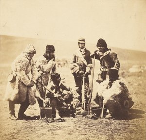 Kapten Pechell och män från 77:e regementet - vinterdräkt. av Roger Fenton