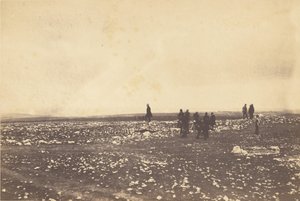 Poliser på utkik vid Cathcarts Hill. av Roger Fenton