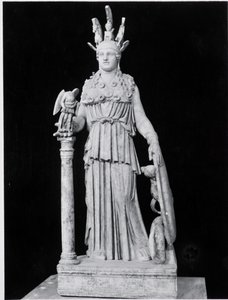 Athena Parthenos, kopia av ett original från 400-talet av Phidias (c.500-c.432 f.Kr.) (marmor) (s/v foto) av Roman
