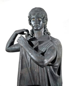 Bronsstaty av en dansare av Roman