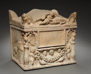 Cinerary box av Roman