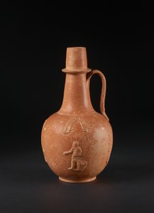Flagon med applicerad dekoration av man, fågel, palmer och girlanger, Nordafrika (afrikansk röd slipgods) av Roman