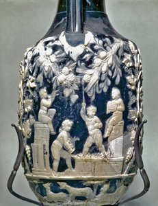 Liten amfora kallad blå vas som visar eros som skördar druvor av Roman