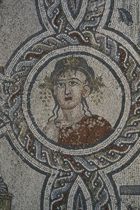 Mosaik av de fyra årstiderna, Dionysos hus, detalj, huvud (mosaik) av Roman