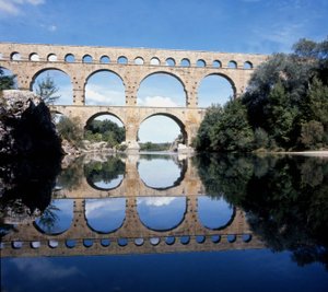 Pont du Gard. Romersk akvedukt från 2:a hälften av 1:a århundradet. av Roman