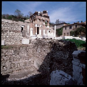 Romersk konst: utsikt över huvudstaden (capitolium), 73 A.D., Brescia, Italien av Roman