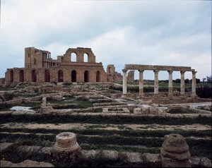 Romersk teater och peristylhus, 2:a-3:e århundradet av Roman