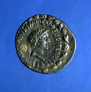 Silver- och guldmynt med en bild av Anthony eller Marc Antoine (83 f.Kr. - 30 f.Kr.), en romersk politiker som regerade med Kleopatra. av Roman