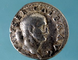 Silvermynt med en bild av den romerske kejsaren Galba (5 f.Kr. - 69 e.Kr.) JC). Samling av medagliere i Milano. av Roman