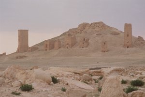 Torngravar inklusive Iamlikus torngrav byggd 83 e.Kr., gravarnas dal av Roman