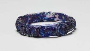 Armband, syriskt, 350-500 (glas) av Roman Imperial Period
