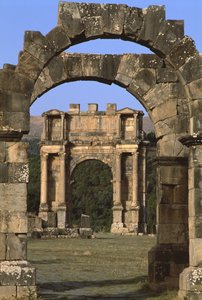 Triumfbåge byggd för att hedra kejsar Caracalla, höga kejsarperioden (27 f.Kr.-395 e.Kr.) av Roman Imperial Period