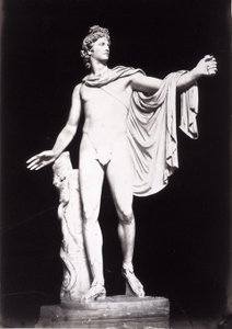 Apollo Belvedere, kopia av ett grekiskt original från 300-talet f.Kr., före avlägsnandet av tidigare restaurationer (marmor) av Roman Roman