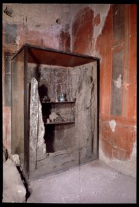 Kolsyrad garderob, Casa a Graticcio, 500-talet f.Kr.-1:a århundradet e.Kr av Roman Roman