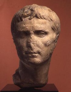 Augustus huvud, 800-talet e.Kr. (sten) av Roman Roman