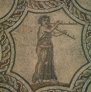 Mosaik föreställande kvinnlig flöjtist från House of Dionysus, i Volubilis, Marocko, romersk civilisation, av Roman Roman
