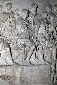 Romersk konst: "" den romerske kejsaren Trajanus på tribunen som håller ett krigsråd"" Form från 1862 som återger basrelieferna av kolonnen av Trajanus (kolonn Trajanus) (Colonna Traiana) i Rom byggd under kejsar Trajanus regeringstid ( 53-117). Trajane ko av Roman Roman