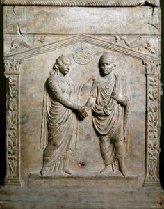 Romersk konst: begravningsaltare dekorerar scenen för ett bröllop (Junctio dextrarum). Låg lättnad. Rom, Museo Nazionale Romano av Roman Roman