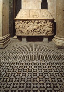 Romersk sarkofag med reliefer av en vildsvinsjaktsscen, lock pryder armarna på familjen Medicis av Roman Roman