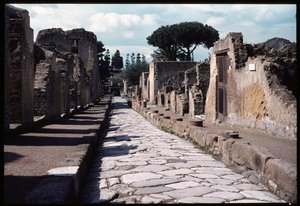 Gata som går ner mot lido, 500-talet f.Kr.-1:a århundradet e.Kr av Roman Roman
