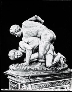 The Wrestlers, efter ett grekiskt original från 300-talet f.Kr. (marmor) (s/v foto) (se även 31428 av Roman Roman