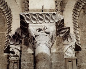 Fåglar som äter fisk och maskar (ristad huvudstad) av Romanesque