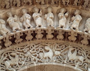 Detalj av skulpturer av den södra portalen av Romanesque