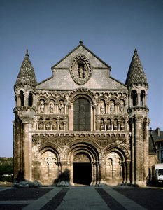 Romansk konst: utsikt över Notre Dame la Grande (Notre-Dame-la-Grande). 1100-talets Poitiers (Wien) av Romanesque