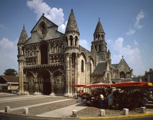 Romansk konst: utsikt över Notre Dame la Grande (Notre-Dame-la-Grande). 1100-talets Poitiers (Wien) av Romanesque