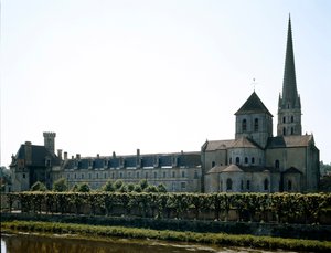 Romansk konst: utsikt över basilikan Saint Savin-sur-Gartempe (Saint Savin-sur-Gartempe), grundad på 1000-talet. Saint Savin, Wien av Romanesque